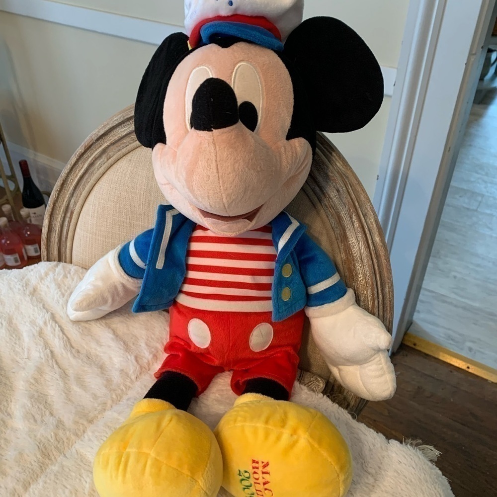 Macy’s 2009 20 inch Disney Plush Mickey Mouse Sailor Holiday Edition In EUC